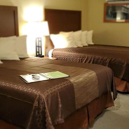 Newcastle Lodge & Convention Center Екстериор снимка