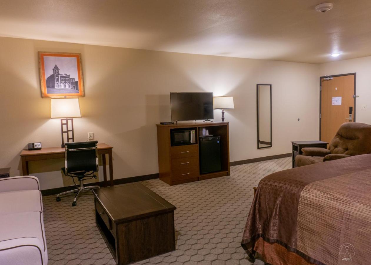 Newcastle Lodge & Convention Center Екстериор снимка