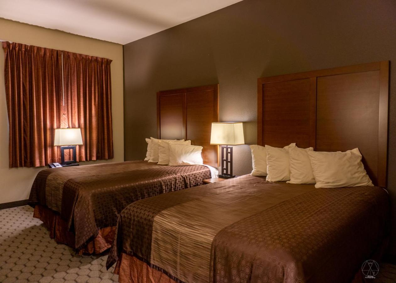 Newcastle Lodge & Convention Center Екстериор снимка