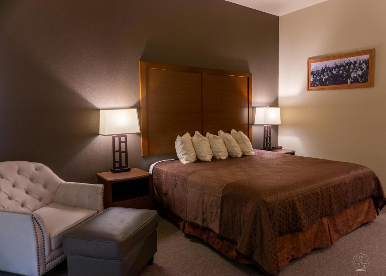 Newcastle Lodge & Convention Center Екстериор снимка