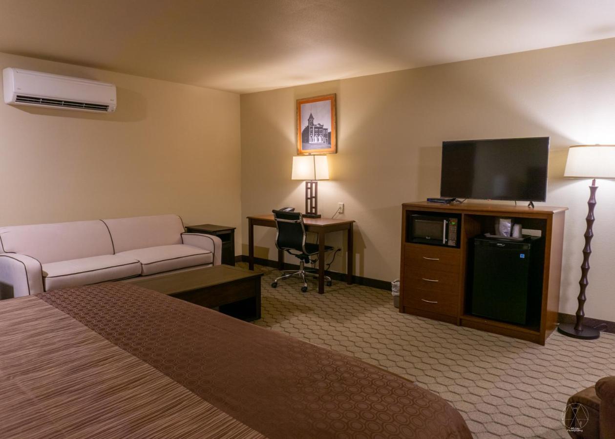 Newcastle Lodge & Convention Center Екстериор снимка