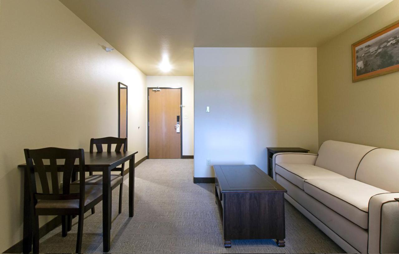 Newcastle Lodge & Convention Center Екстериор снимка