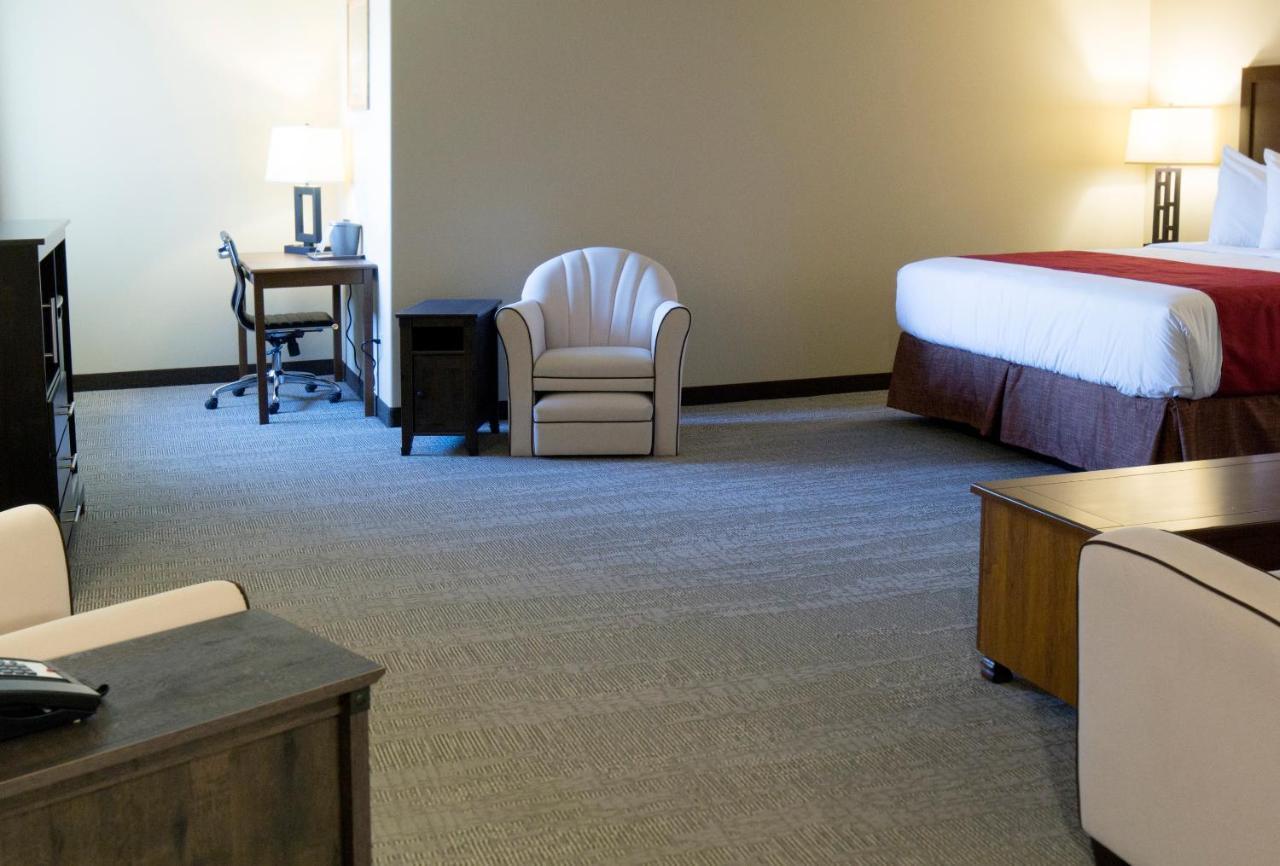Newcastle Lodge & Convention Center Екстериор снимка