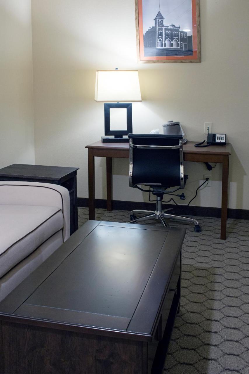 Newcastle Lodge & Convention Center Екстериор снимка