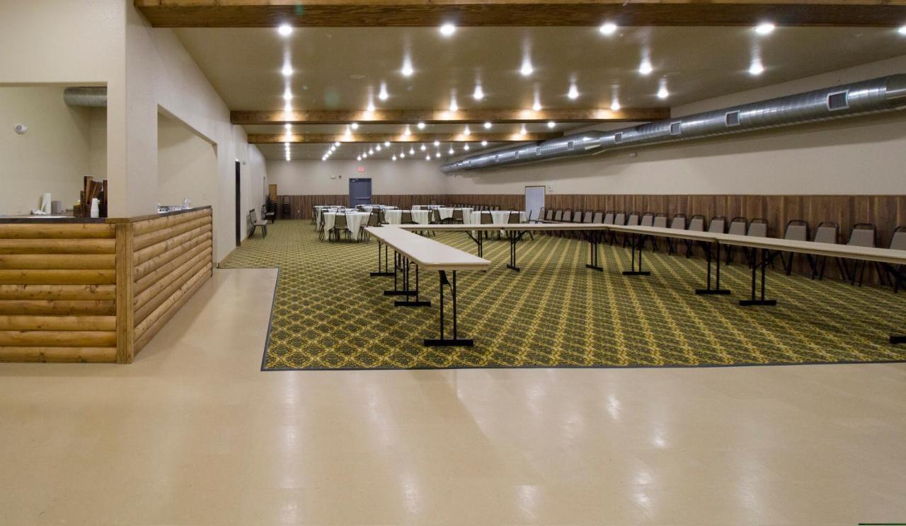 Newcastle Lodge & Convention Center Екстериор снимка
