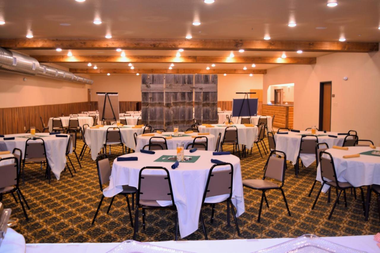 Newcastle Lodge & Convention Center Екстериор снимка