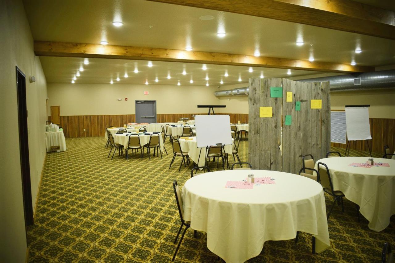 Newcastle Lodge & Convention Center Екстериор снимка